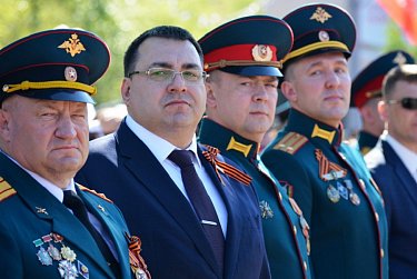 Парадный май